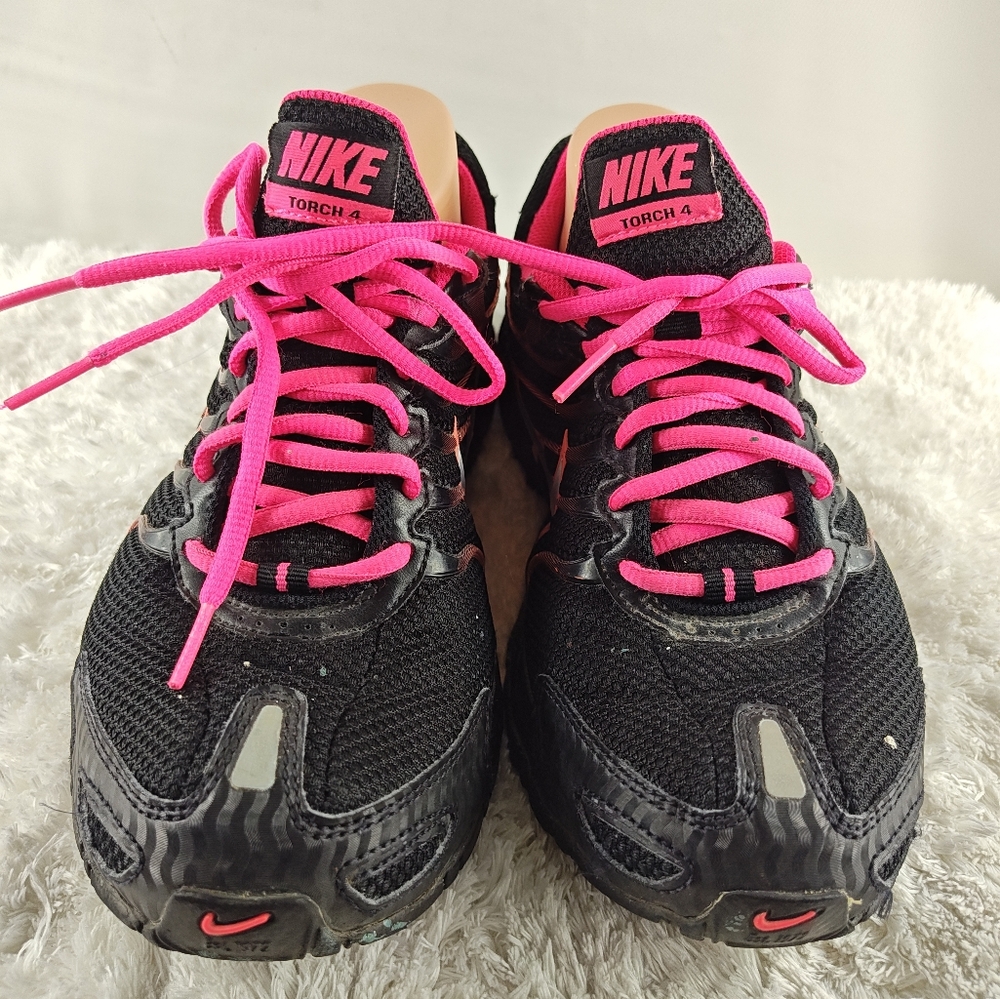Nike Womens Size 9 Air Torch 4 Pink & Black Sneakers. - Picture 3 of 15